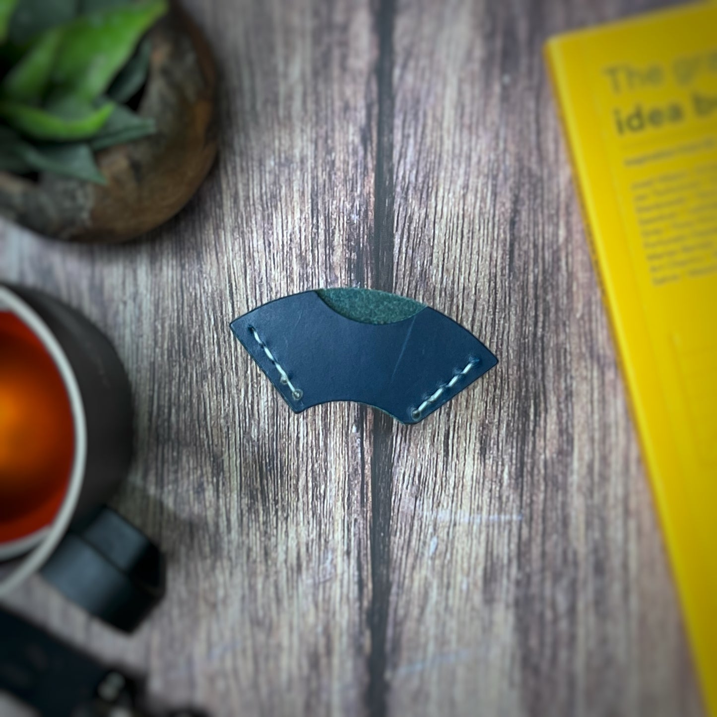 The Balsa | Handmade Leather Bookmark Corners