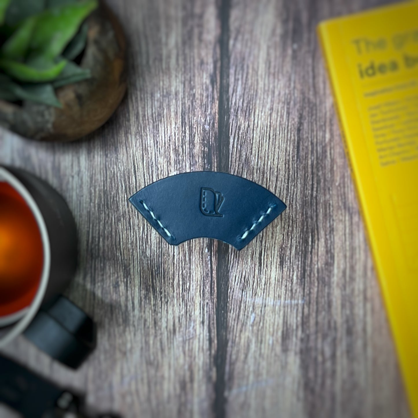 The Balsa | Handmade Leather Bookmark Corners