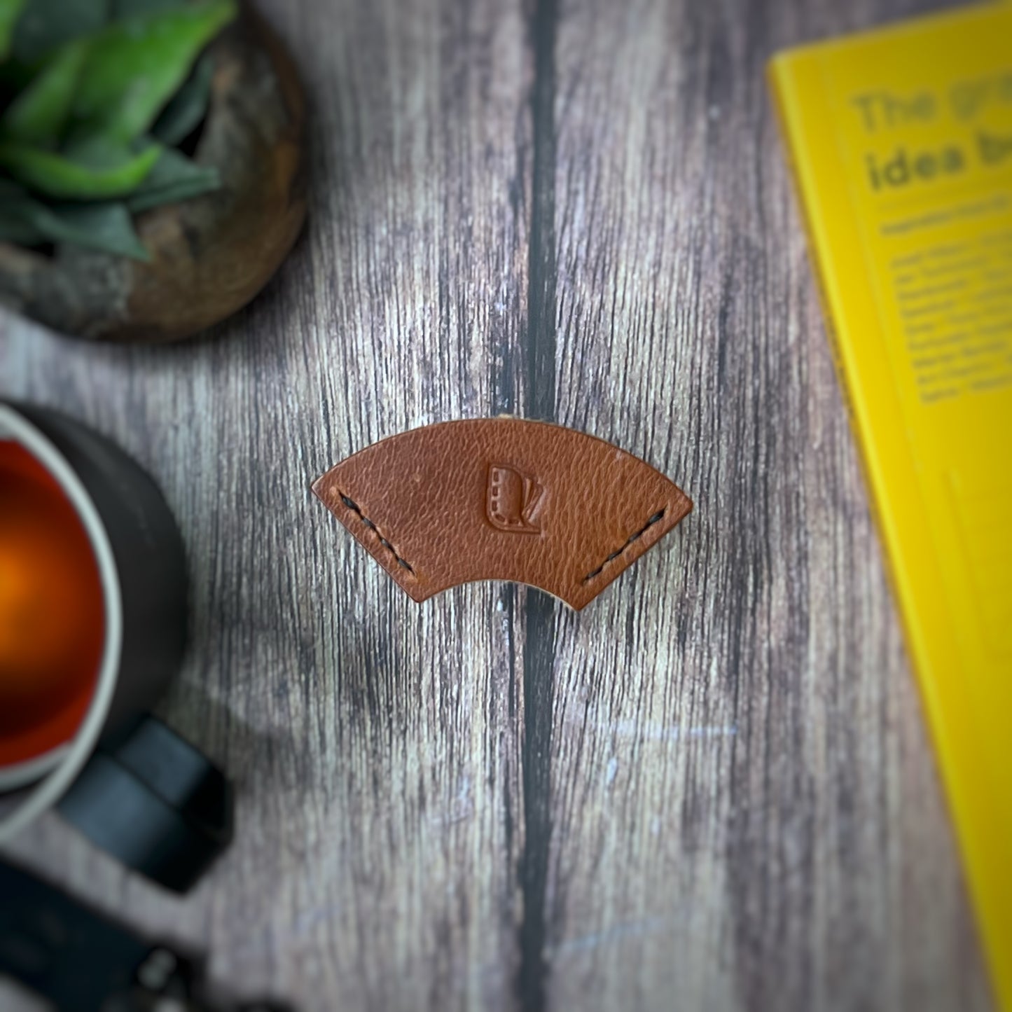 The Balsa | Handmade Leather Bookmark Corners