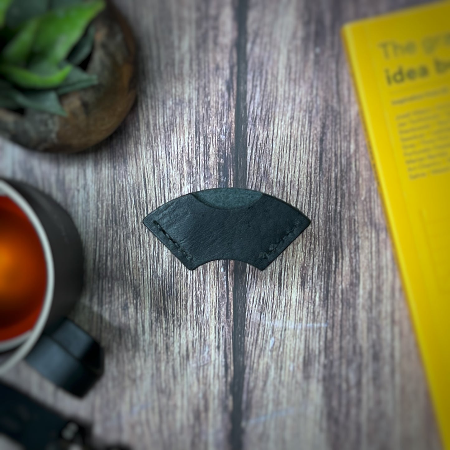 The Balsa | Handmade Leather Bookmark Corners